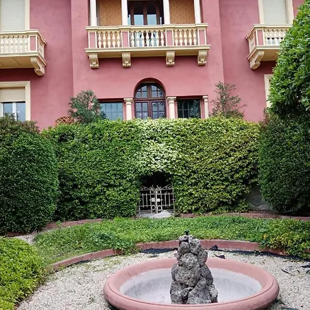 Paulonia Apartmán *
